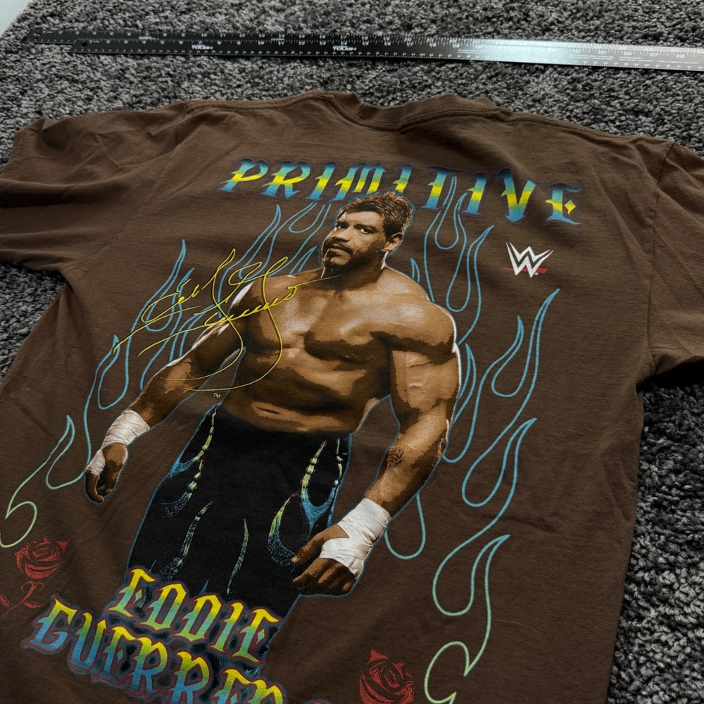 Rare Primitive WWE Eddie Guerrero T-Shirt Mens Brown Excellent Graphic Tee L